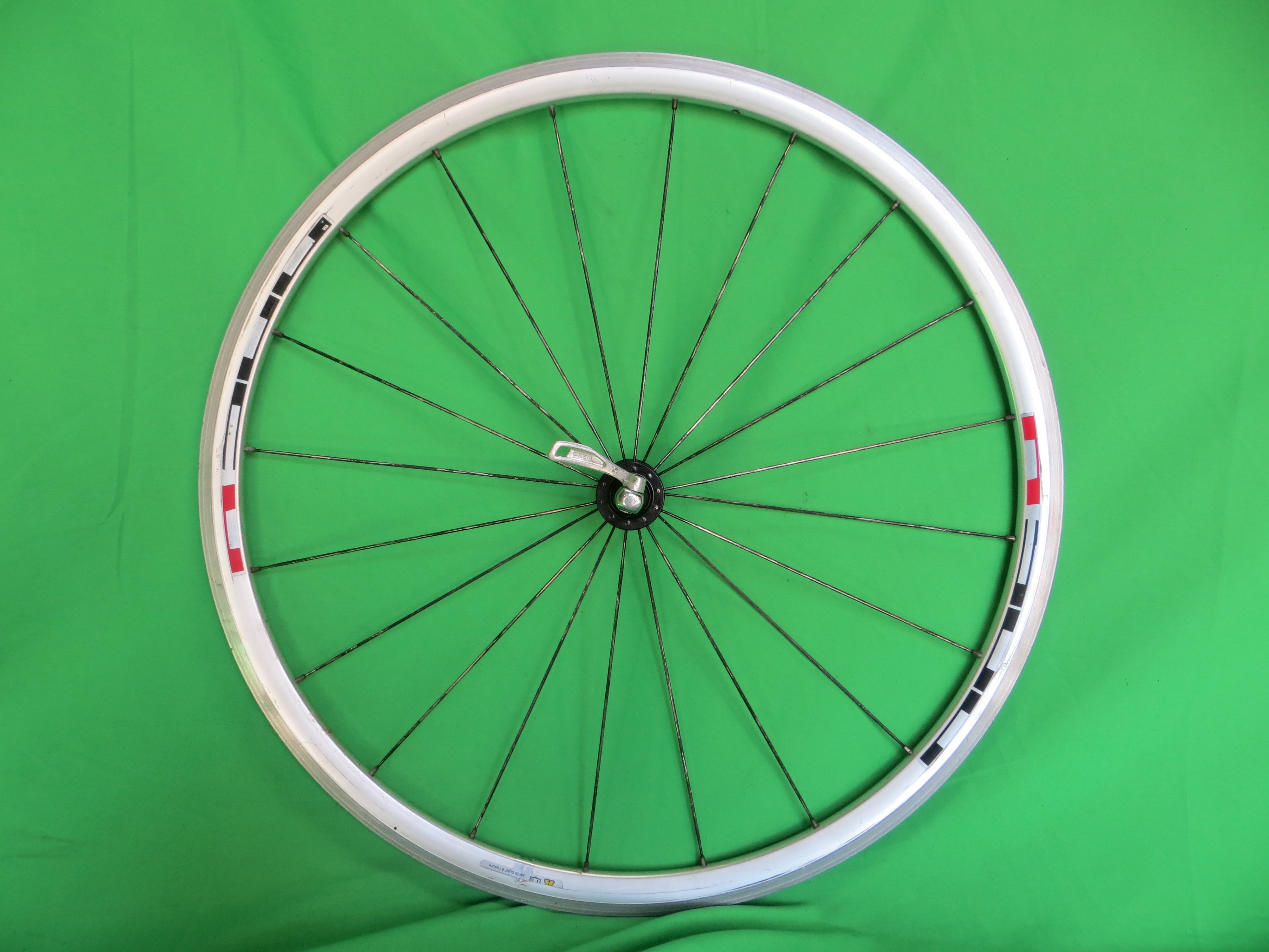 Shimano WH-R500 Clincher Front Wheel 100mm/9mm 700c (25011102)