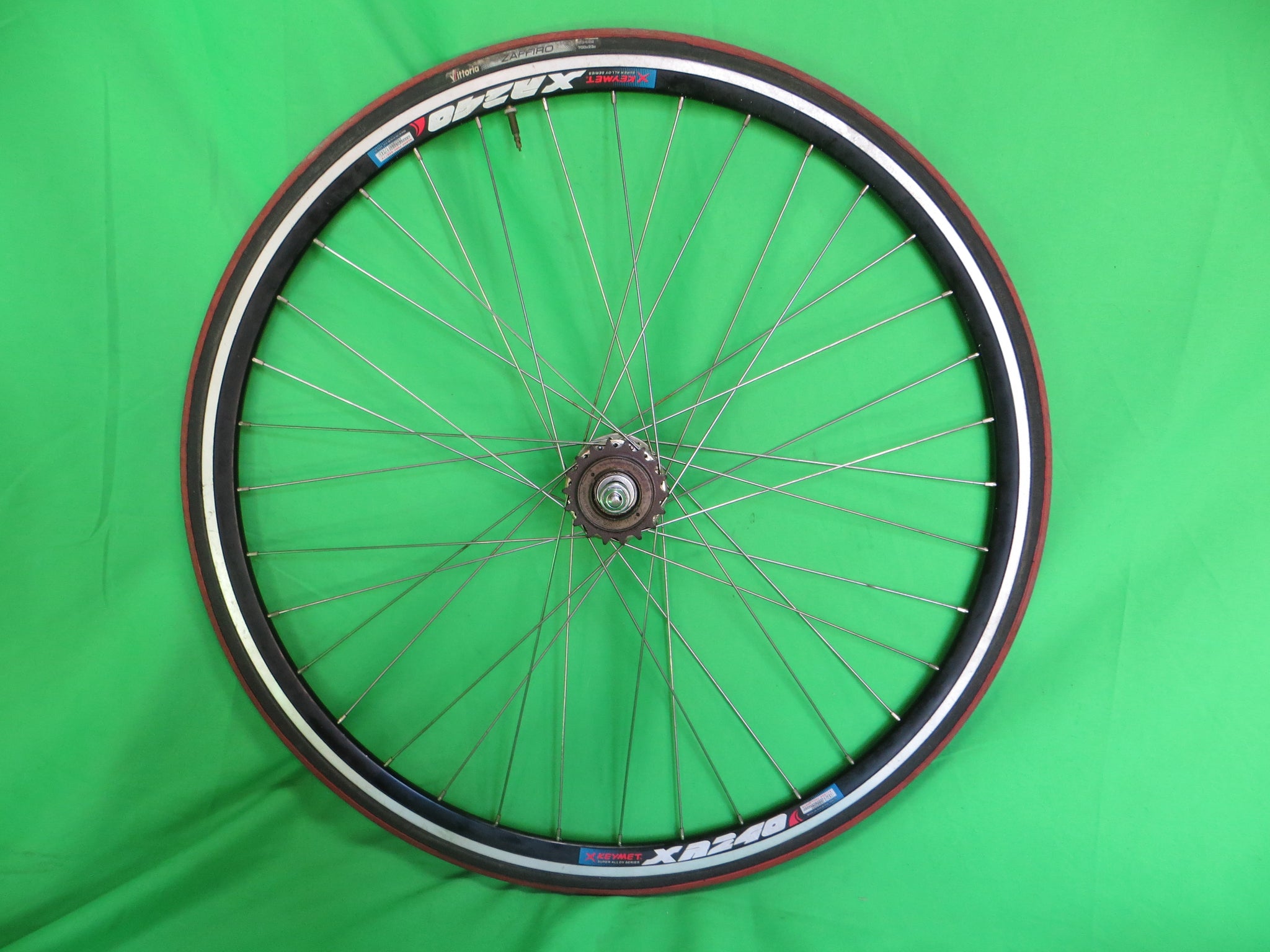 X Keymet XR240 Clincher 700c Rim, Sansin Professional NJS Rear Hub 36H 120mm, Vittoria TIre (25011103)