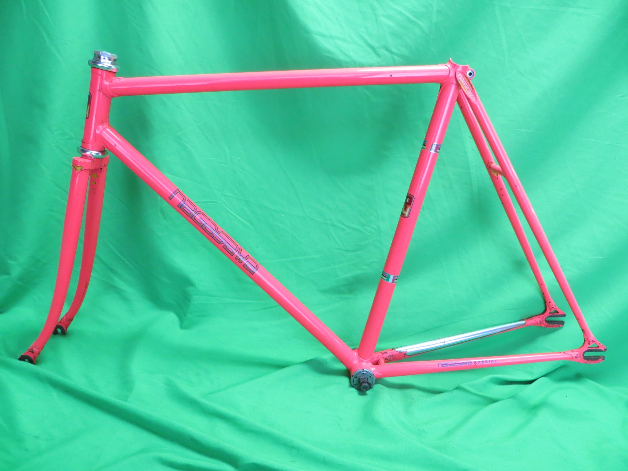 Nagasawa Pursuit Style // Neon Pink // 55cm