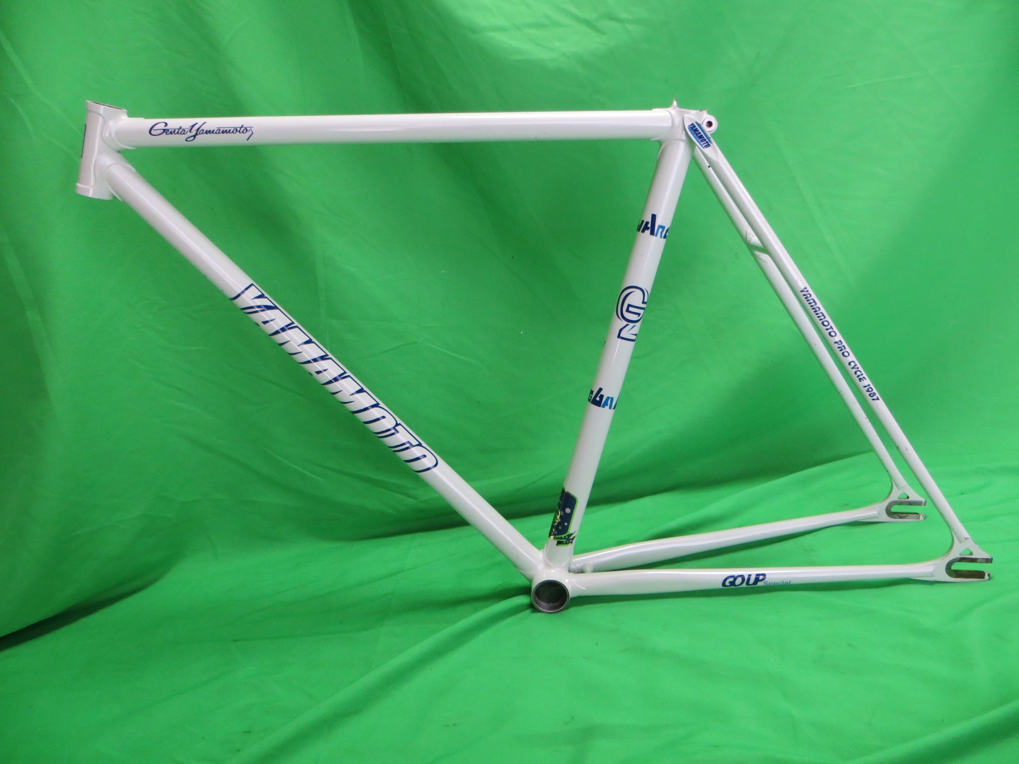 Yamamoto // White // 49cm // For Repairs