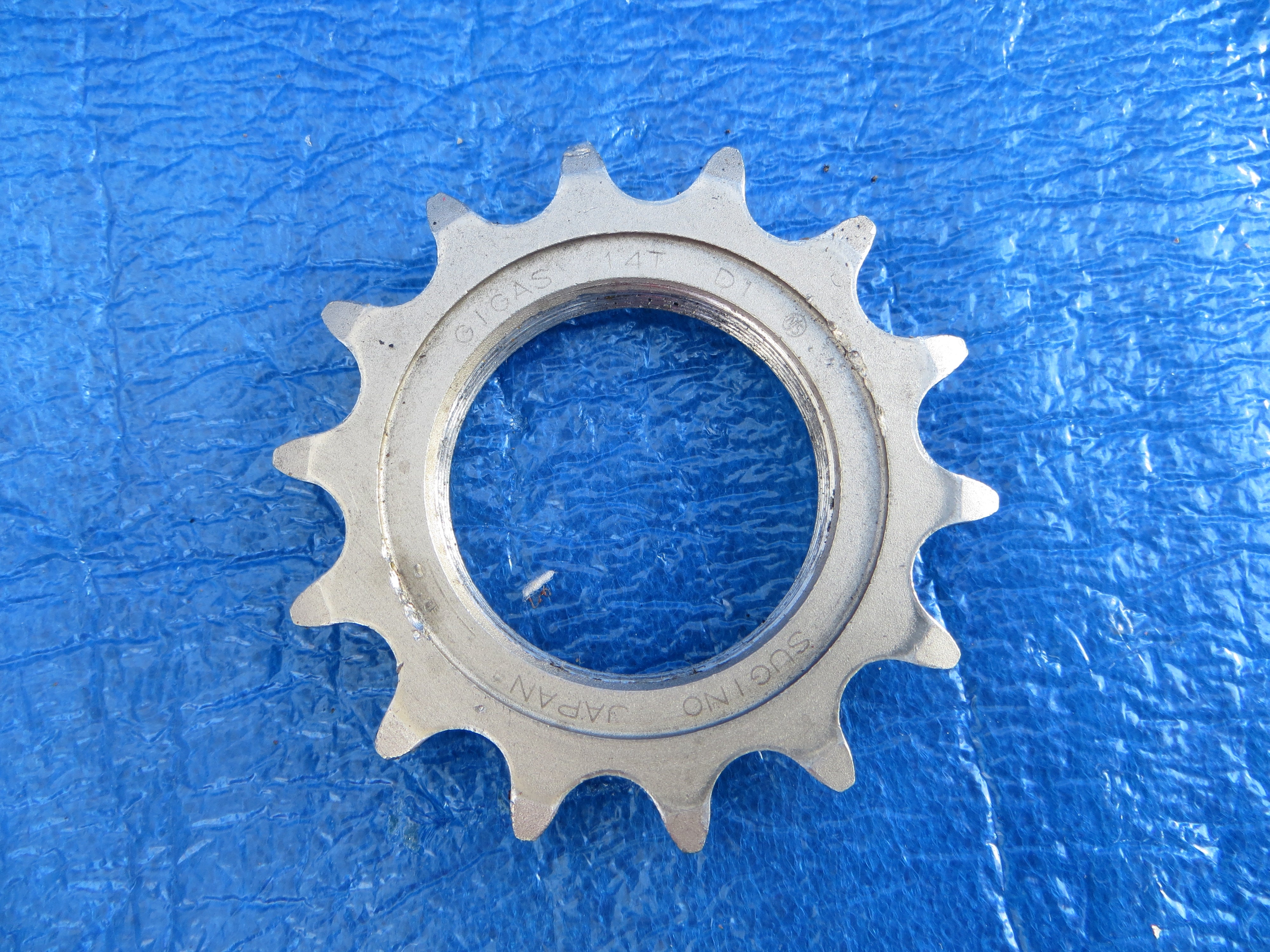 Sugino Gigas 14t 1/8” Track Cog NJS (25020523)