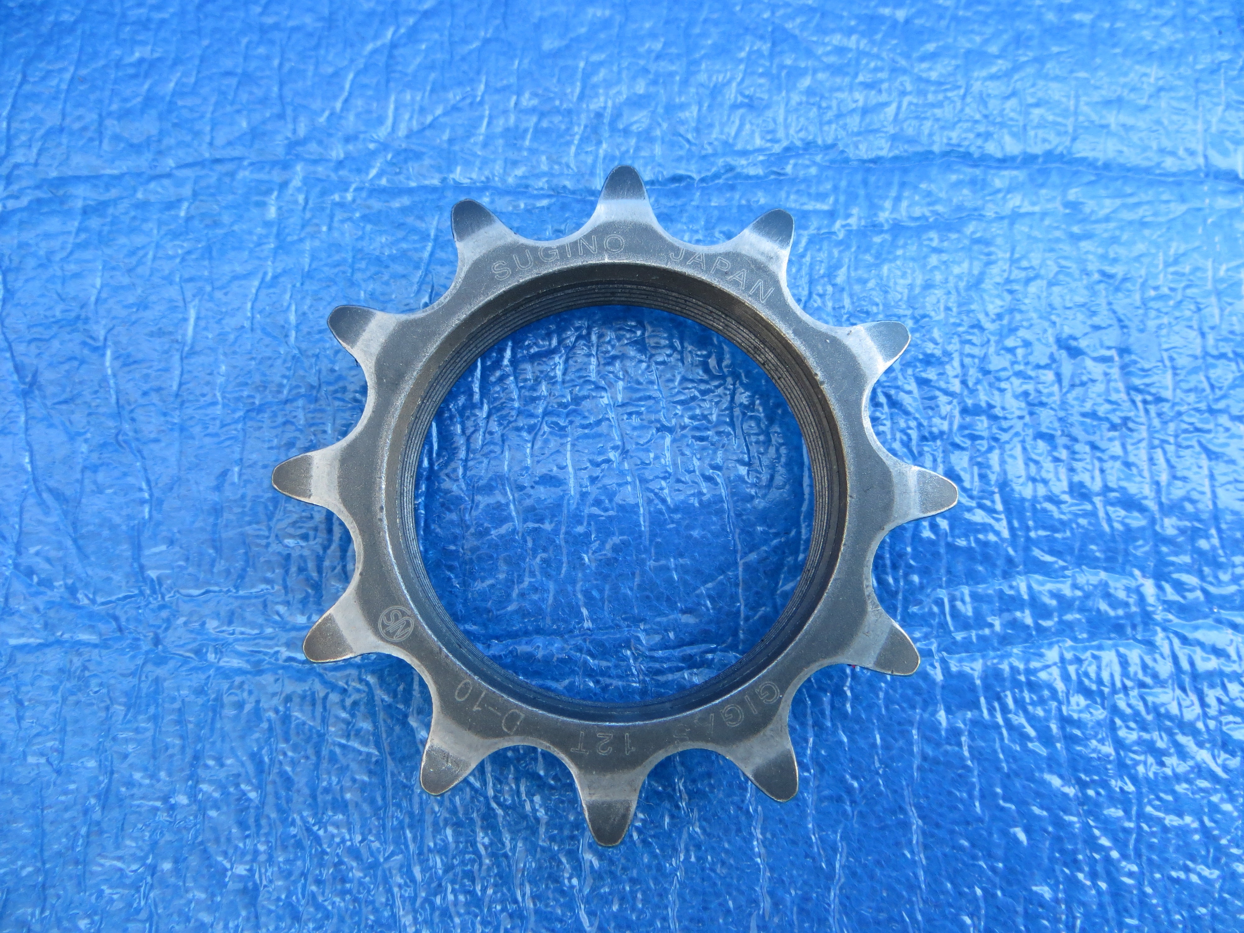 Sugino Gigas 12t 1/8” Track Cog NJS (24112708)