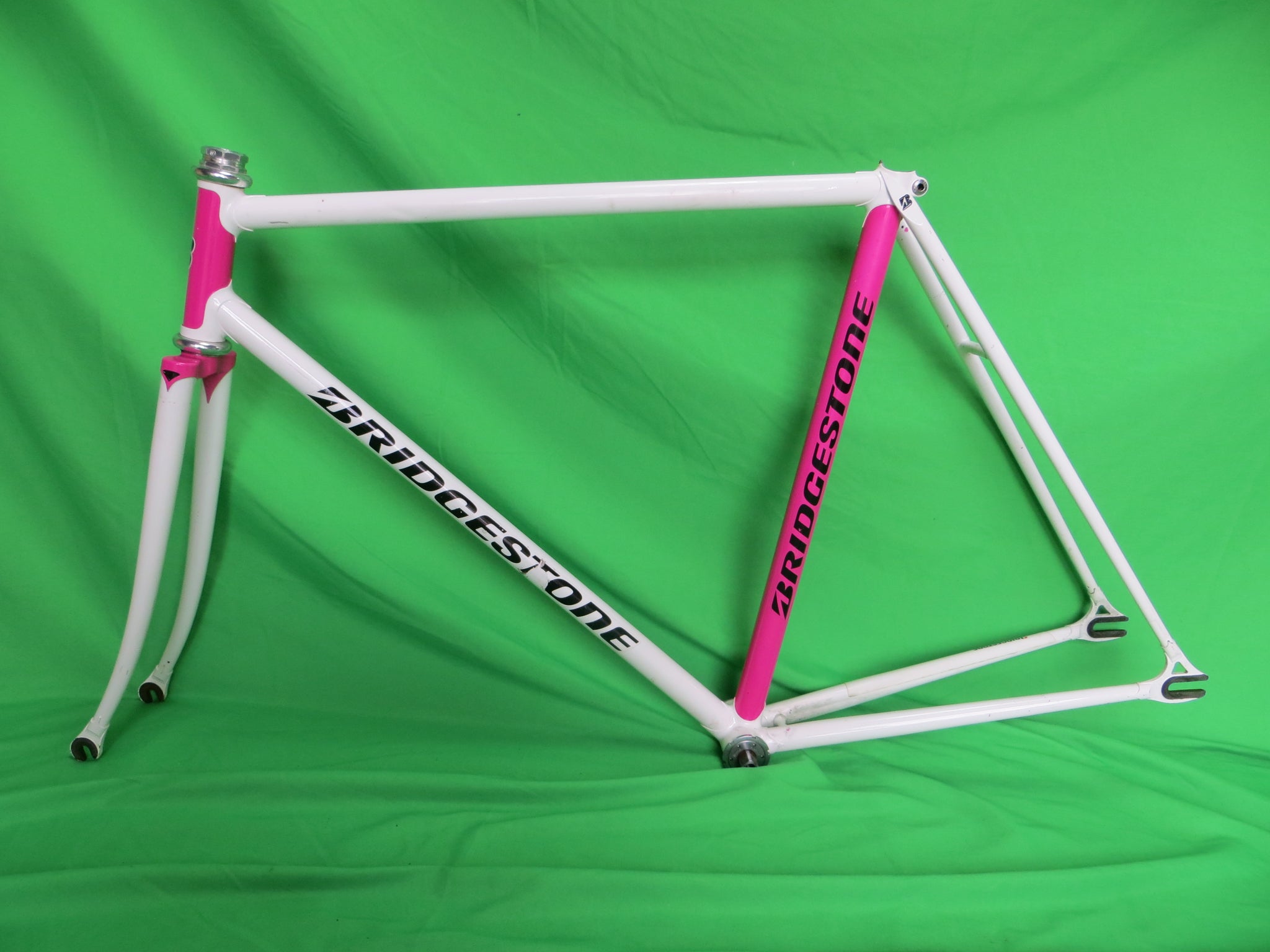 Bridgestone // White / Hot Pink Two Tone // 53cm