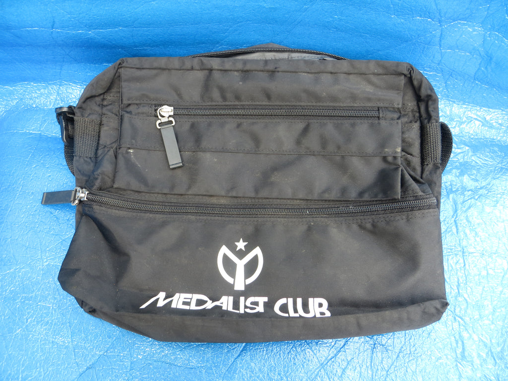 Medalist Club Shoulder Bag  (24082413)