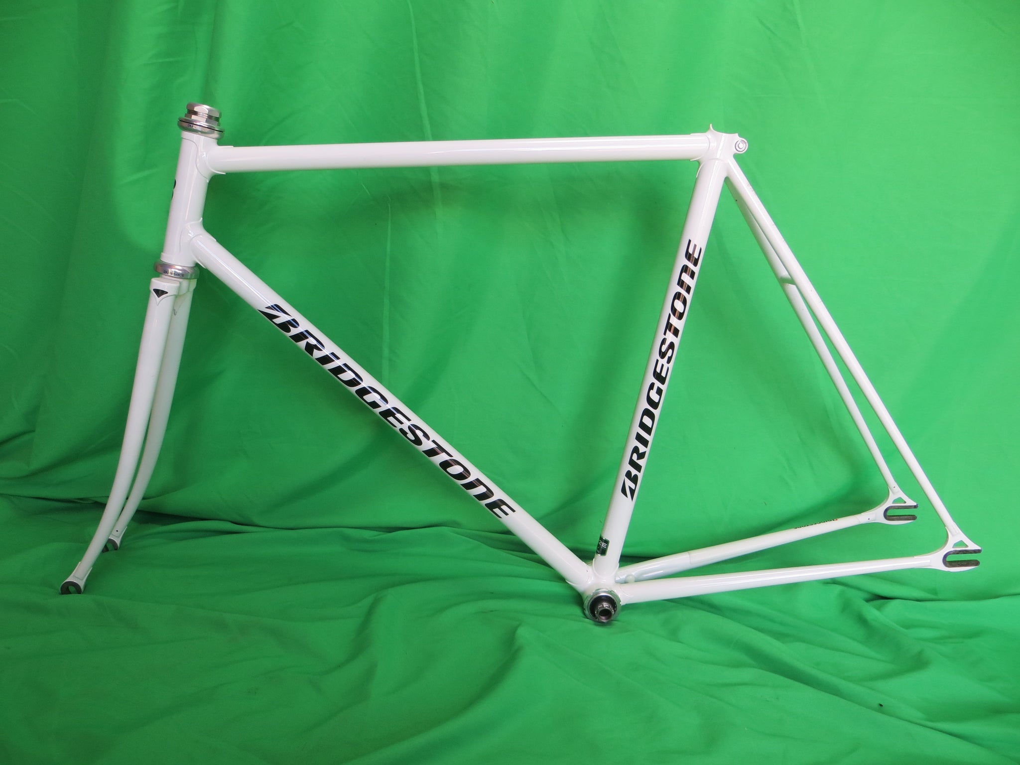 Bridgestone Kaisei 022E // White // 54cm