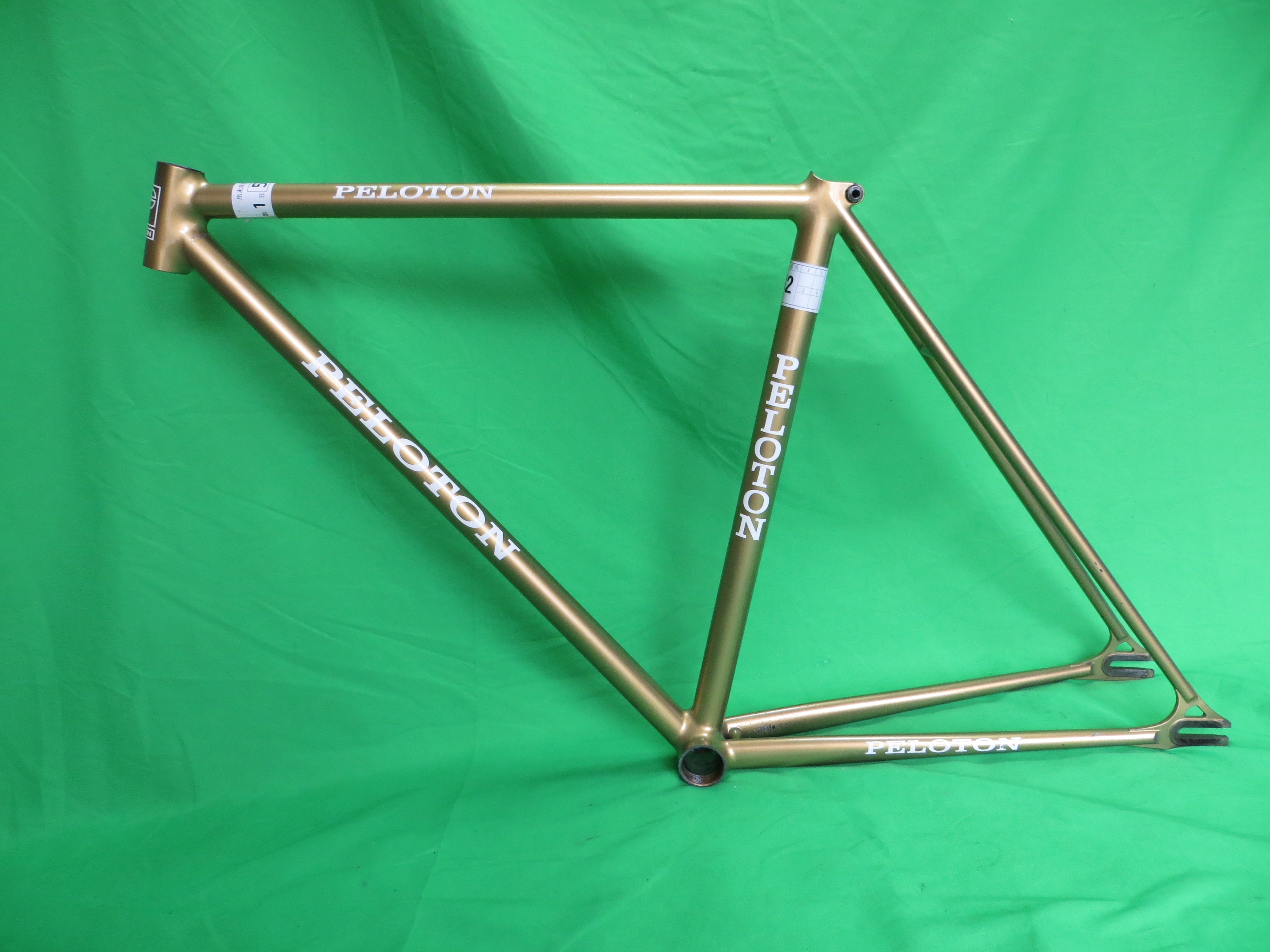 Peloton // Gold // 47.5cm // For Repairs