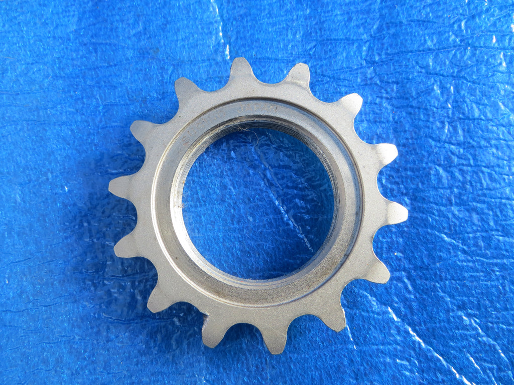 Sugino Gigas 14t 1/8” Track Cog NJS (24120910)