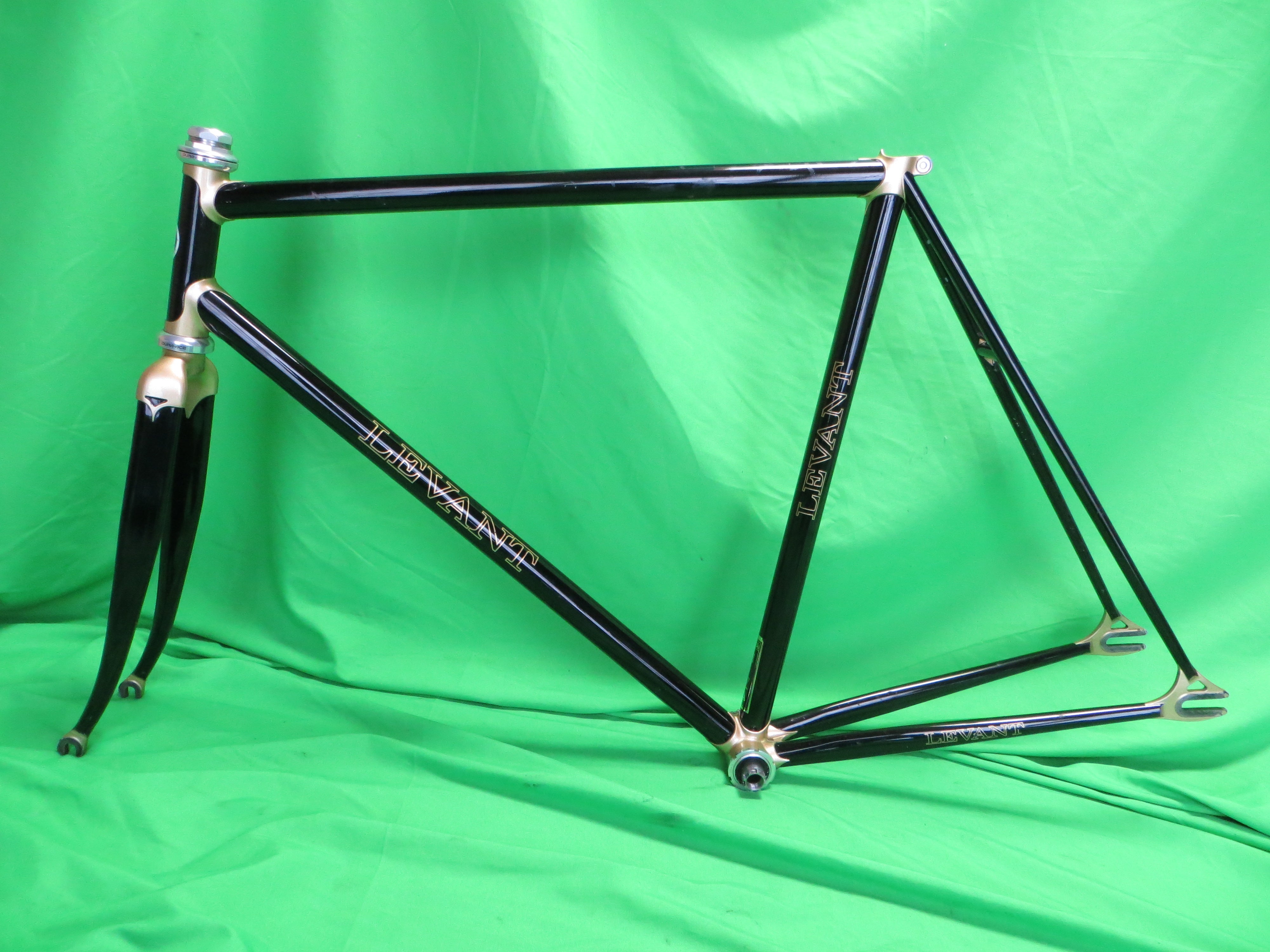 LEVANT Columbus Max Fork // Black / Gold  // 55cm